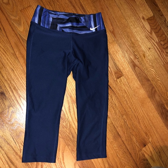 Crop Nike workout pants - Picture 2 of 4